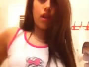 一個中東少女手機自拍脫衣手淫